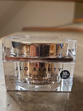 JLO BEAUTY That Big Screen      SPF 30 Moisturizer